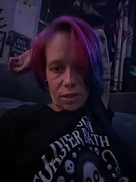 Snapshot of trashbrat chatting on 25, 5, 2026 trashbrat online show from 25, 5, 2026