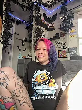 Snapshot of trashbrat chatting on 26, 5, 2026 trashbrat online show from 26, 5, 2026