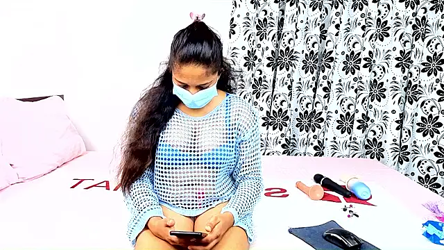 Snapshot of Tatoo_girl chatting on 2, 7, 2026 Tatoo girl online show from 2, 7, 2026
