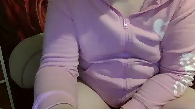 Snapshot of AverageRose chatting on 17, 7, 2026 AverageRose online show from 17, 7, 2026