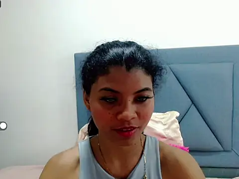 Snapshot of mia_grey01 chatting on 13, 3, 2025 mia grey01 online show from 13, 3, 2025