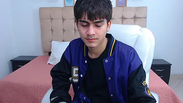 Tommy18   online show from 6, 2, 2025