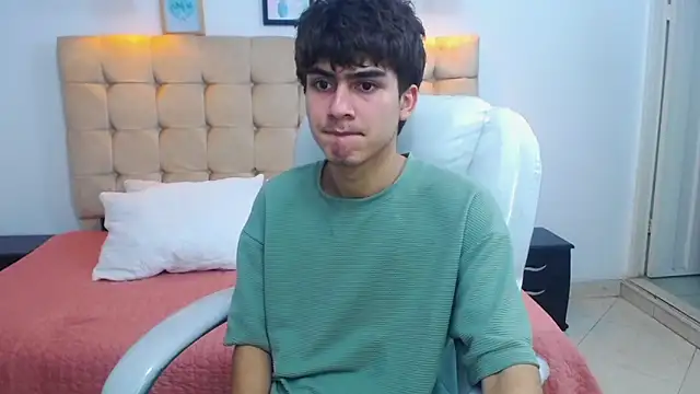 Tommy18   online show from 9, 2, 2025