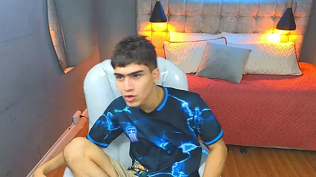 Tommy18   online show from 21, 2, 2025