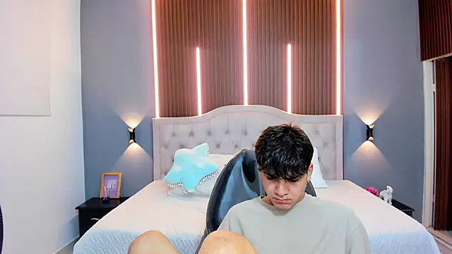 Tommy18   online show from 22, 10, 2025