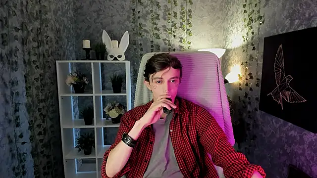 John Weasley online show from 30, 10, 2025