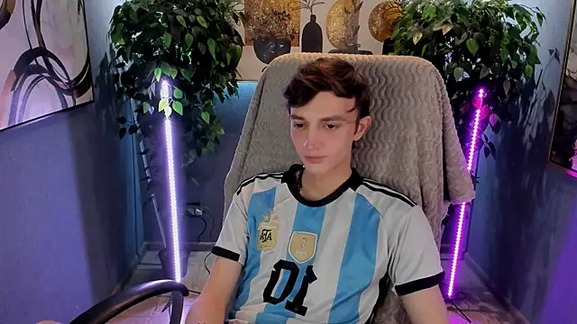 John Weasley online show from 3, 12, 2025