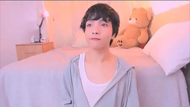 AllanYong18 online show from 28, 10, 2025