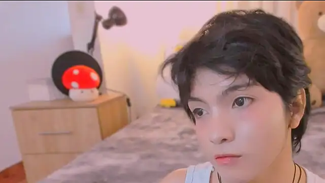 AllanYong18 online show from 12, 3, 2026