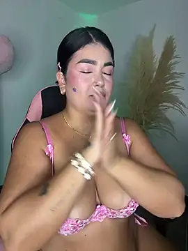 Snapshot of karla_hotgirl chatting on 27, 6, 2026 karla hotgirl online show from 27, 6, 2026