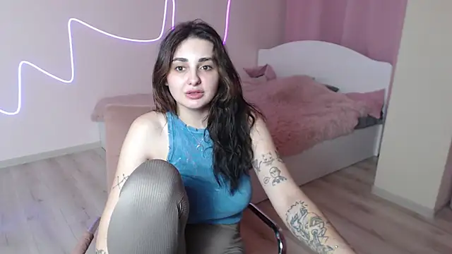Snapshot of ZhenyyaAA chatting on 2, 2, 2025 ZhenyyaAA online show from 2, 2, 2025