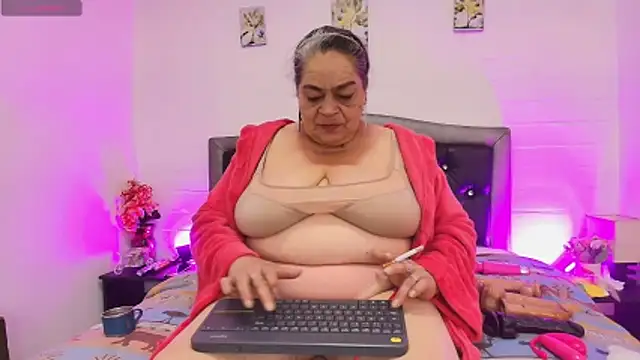 Snapshot of VickyBoobss chatting on 29, 5, 2026 VickyBoobss online show from 29, 5, 2026