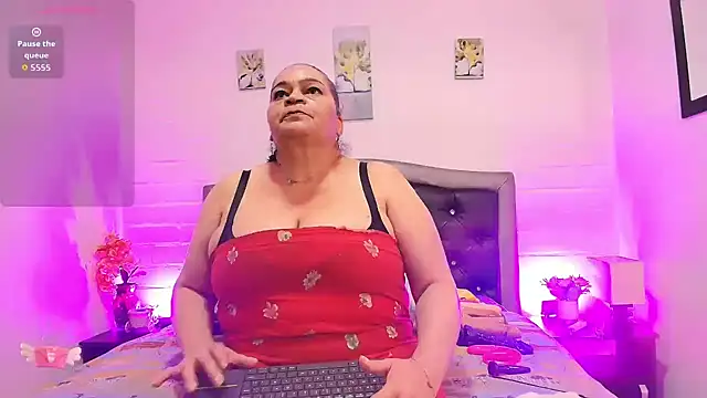 Snapshot of VickyBoobss chatting on 5, 7, 2026 VickyBoobss online show from 5, 7, 2026