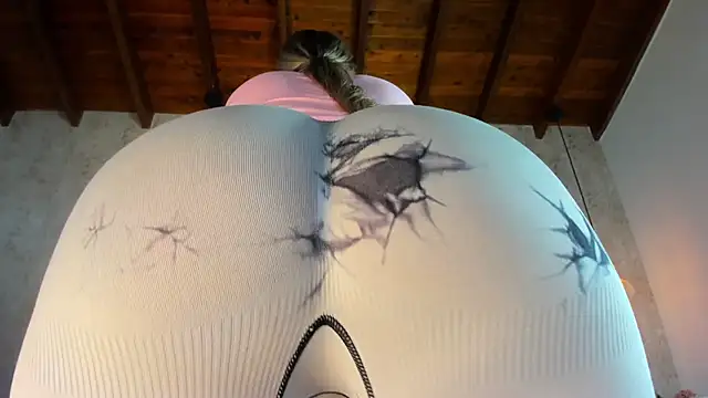 Snapshot of Marttina_Ruiz chatting on 22, 12, 2025 Marttina Ruiz online show from 22, 12, 2025