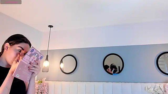 Snapshot of chelsea_bolton_ chatting on 4, 4, 2026 chelsea bolton online show from 4, 4, 2026