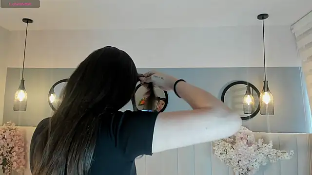 Snapshot of chelsea_bolton_ chatting on 9, 4, 2026 chelsea bolton online show from 9, 4, 2026