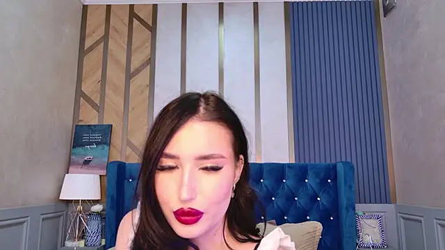 EmmaLawrens online show from 16, 2, 2025