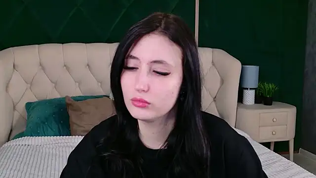 EmmaLawrens online show from 2, 3, 2026