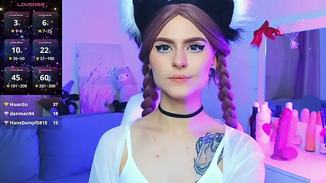 Emily  Mooree online show from 24, 1, 2025