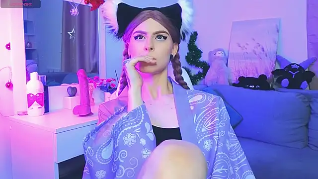 Emily  Mooree online show from 31, 1, 2025