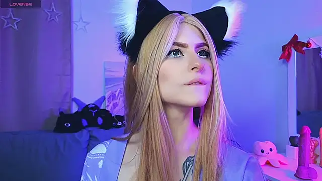 Emily  Mooree online show from 8, 2, 2025