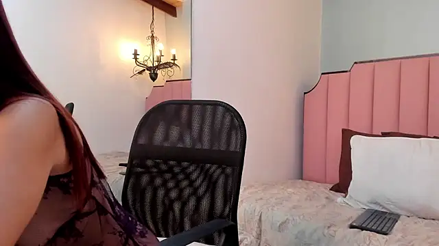 KarenSims online show from 17, 12, 2025