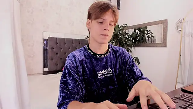 Snapshot of blondie_lover69 chatting on 20, 10, 2025 blondie lover69 online show from 20, 10, 2025