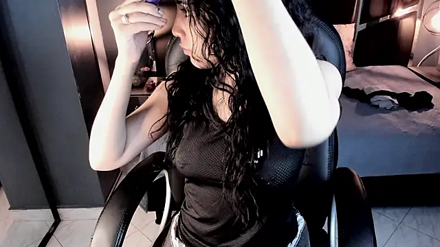 Snapshot of vaiolethsan__ chatting on 3, 2, 2026 vaiolethsan online show from 3, 2, 2026