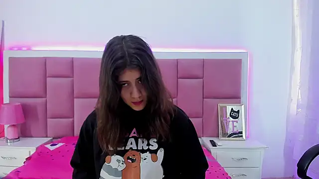 MiaQueen021 online show from 17, 3, 2025