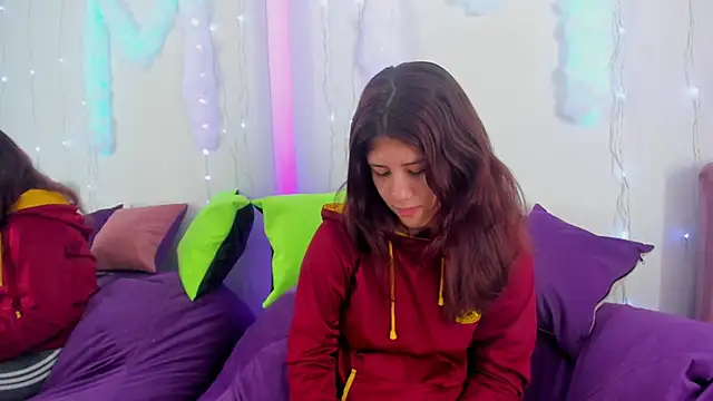 MiaQueen021 online show from 25, 9, 2025