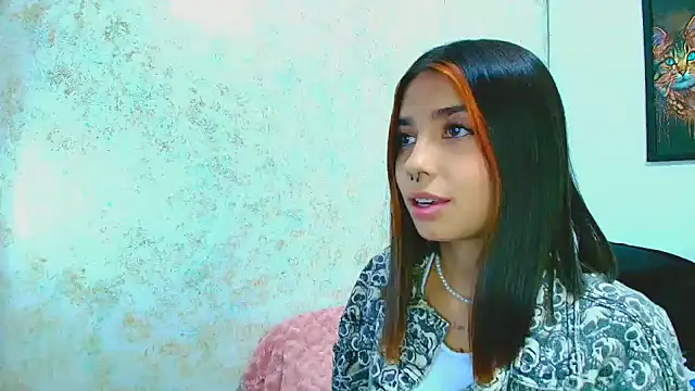 Rousse violett online show from 5, 3, 2025