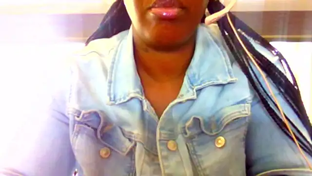 chocolatechipkukky85 online show from 15, 4, 2026