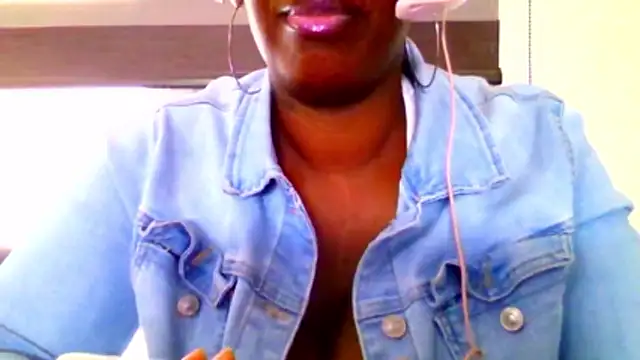 chocolatechipkukky85 online show from 20, 4, 2026