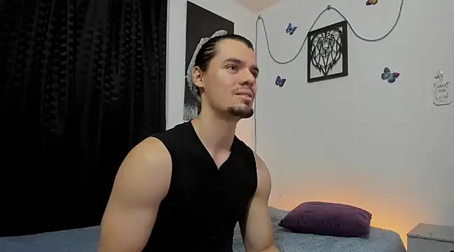 Snapshot of maxi_styles chatting on 13, 2, 2025 maxi styles online show from 13, 2, 2025