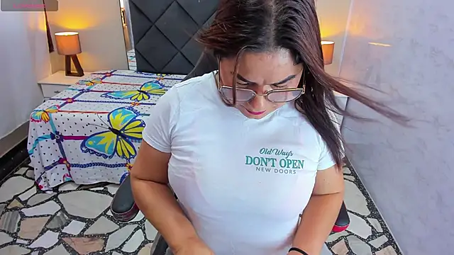 Snapshot of CamyMature chatting on 23, 1, 2025 CamyMature online show from 23, 1, 2025