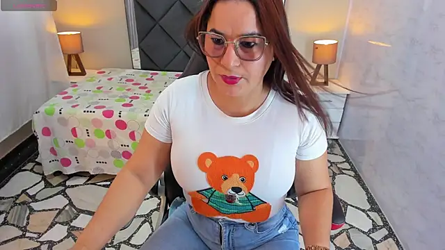 Snapshot of CamyMature chatting on 27, 1, 2025 CamyMature online show from 27, 1, 2025