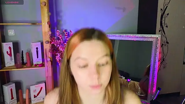 KiraBriis online show from 5, 2, 2025