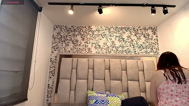 Victoria Adamns online show from 14, 2, 2026