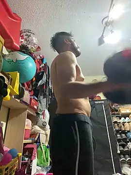 Snapshot of leonardohot1987 chatting on 7, 3, 2025 leonardohot1987 online show from 7, 3, 2025