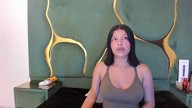 Salmaportman69 online show from 26, 10, 2025