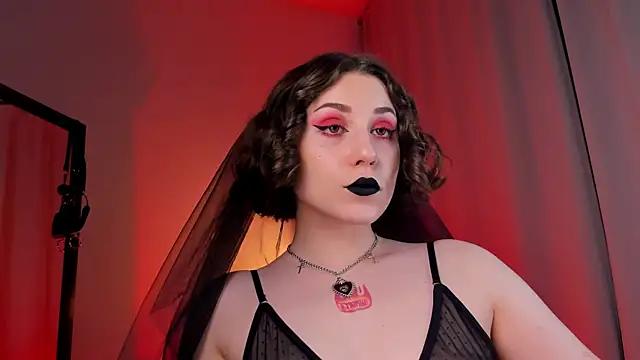 Eva Moss  online show from 4, 3, 2025