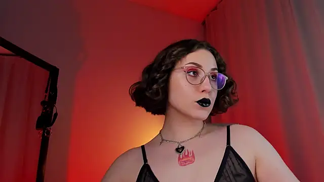 Eva Moss  online show from 5, 3, 2025