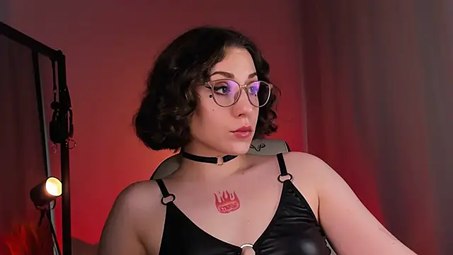 Eva Moss  online show from 20, 3, 2025