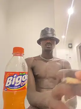 Snapshot of MylesBbc23 chatting on 16, 3, 2025 MylesBbc23 online show from 16, 3, 2025