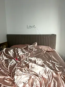 Snapshot of anna_elfi chatting on 18, 10, 2025 anna elfi online show from 18, 10, 2025