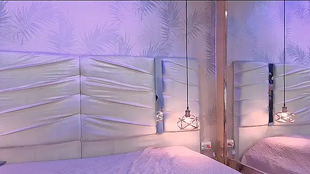 CatarinaMayer  online show from 4, 12, 2025