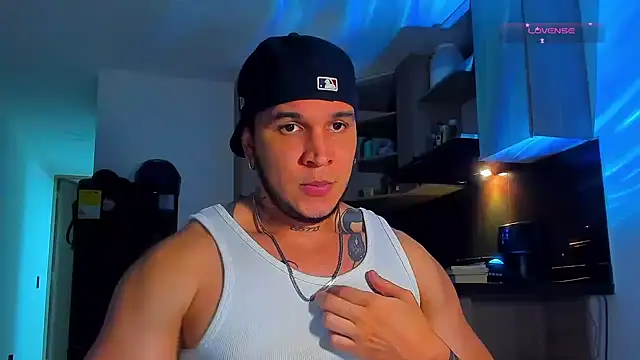 Snapshot of austinoficial chatting on 17, 4, 2026 austinoficial online show from 17, 4, 2026