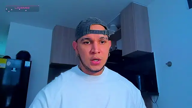 Snapshot of austinoficial chatting on 13, 5, 2026 austinoficial online show from 13, 5, 2026