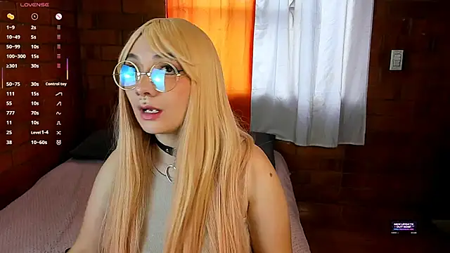 Annycolin  online show from 9, 3, 2025