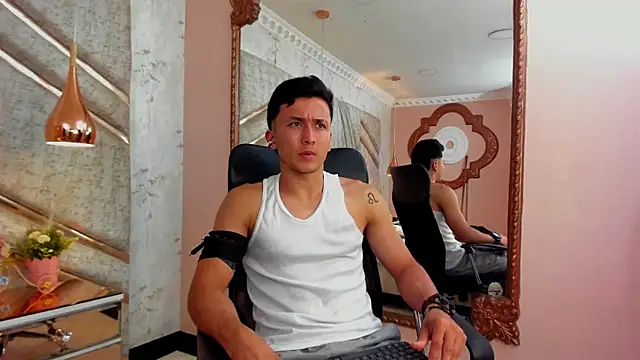 Snapshot of BrandonColee chatting on 20, 1, 2025 BrandonColee online show from 20, 1, 2025